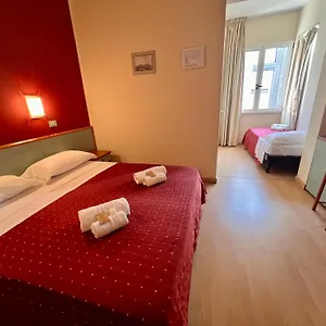 Tina 2*, Cesenatico Italia